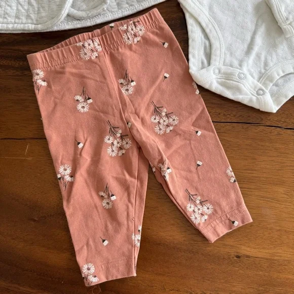 Carter’s Baby Embroidered Vest, White Bodysuit, Floral Leggings Set size 3M - Picture 5 of 6